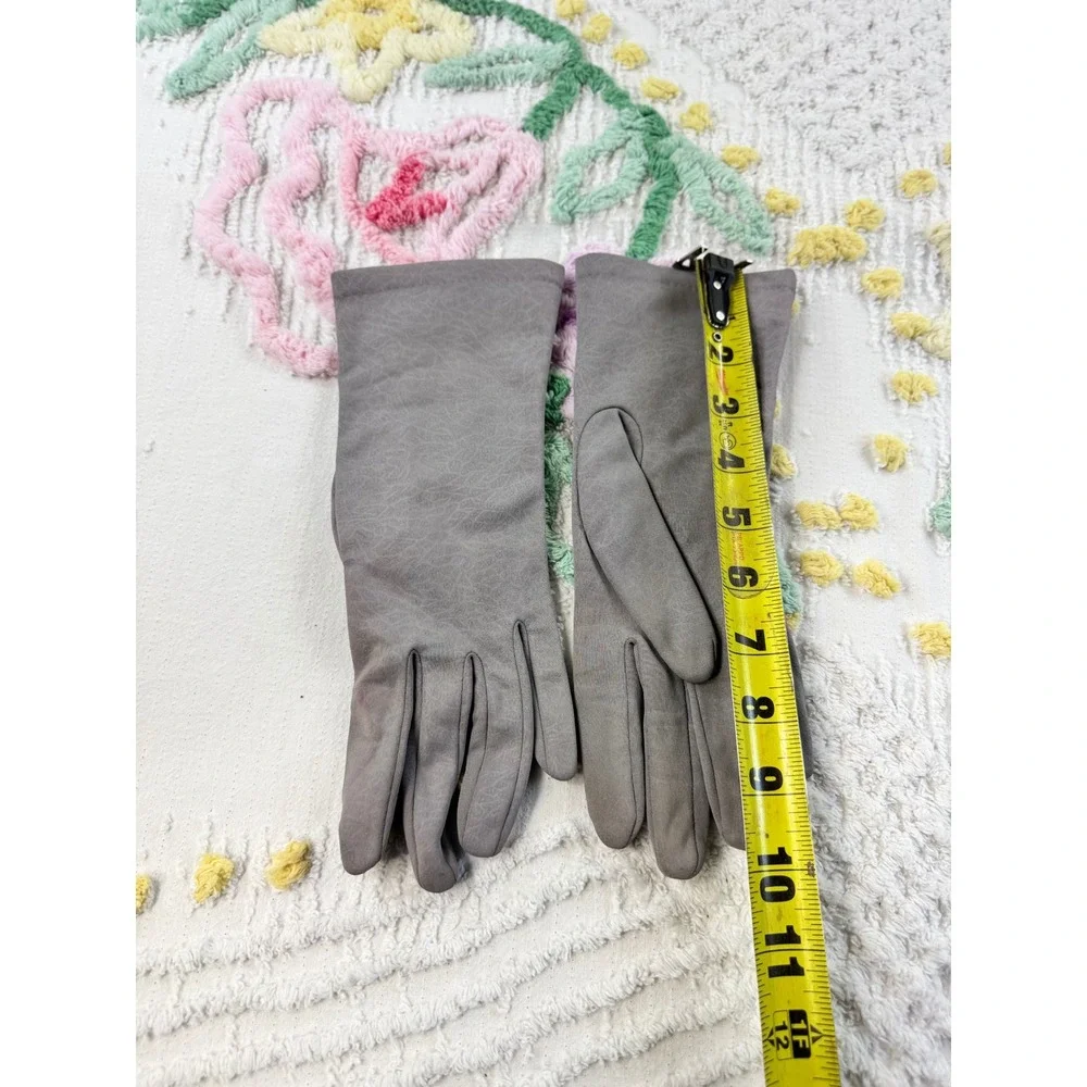 Vintage Grey Nylon Rayon Blend Mid Length Dress Gloves Made in France Size 7 Y08
